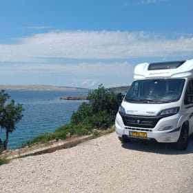 4p Sunlight semi-integrated Adventure uit 2024, Automaat.