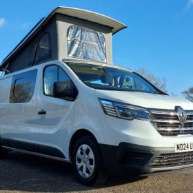 Trafic campervan met 4 slaapplaatsen - perfect voor familieavonturen.