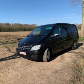 MP VAN – 4p Mercedes-Benz campervan.