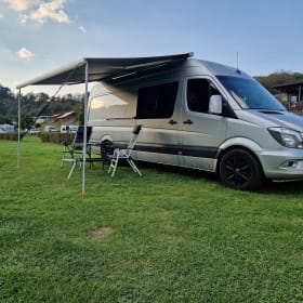 Luxe 2p MB Sprinter buscamper met Airco