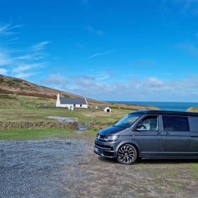 Esplora il Galles in una nuova conversione VW