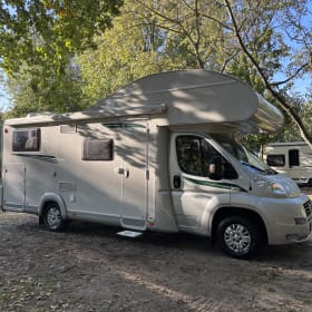LMC Familie Camper 6 persoons Ruimtewonder! 