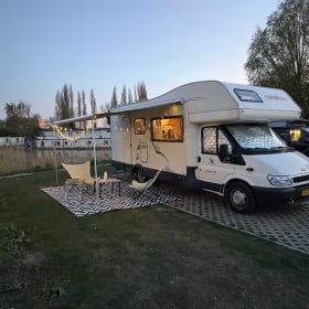 Puur genieten!  – Beautiful camper with 4 fixed beds
