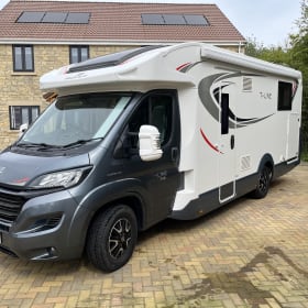Rimorchio a rulli semi-integrato a 4 posti letto dal 2019