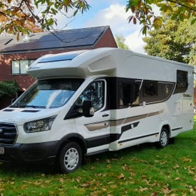 New Benimar Cocoon 463 10/2022 with silent roof air conditioning