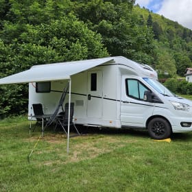 Jonge camper,  full option, incl airco, tot max. 4 personen. 