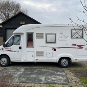 Mooie compacte camper 2/3 persoon