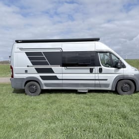 Buscamper citroen jumper voor 2 volwassenen of gezin met kleine kinderen