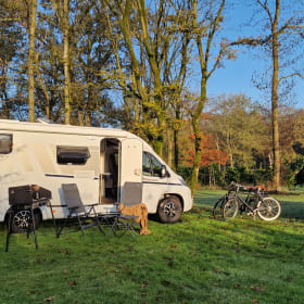 Camper Ledegem –  Luxe Corado V337 Camper voor Onvergetelijke Reizen