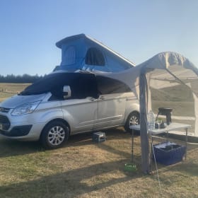 4-persoons Ford campervan uit 2014