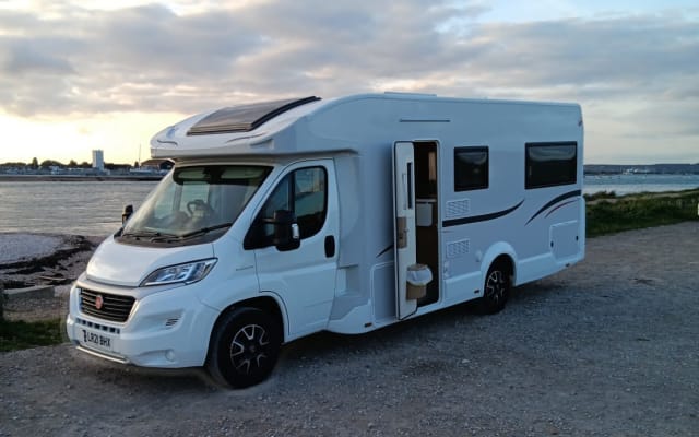 Rental - Low profile motorhome - null - #96011