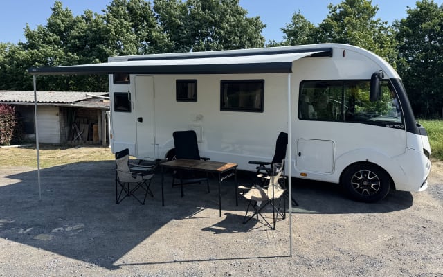 Location - Camping-car Intégral - null - #97218