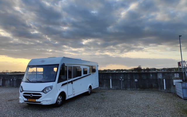 Location - Camping-car Intégral - null - #95300
