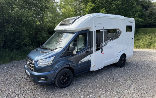Rental - Low profile motorhome - null - #86035