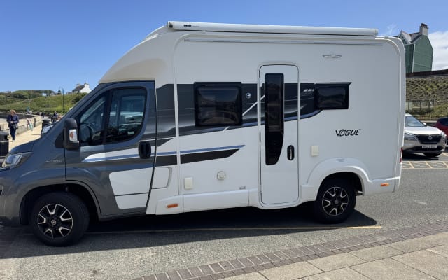 Rental - Low profile motorhome - null - #92922