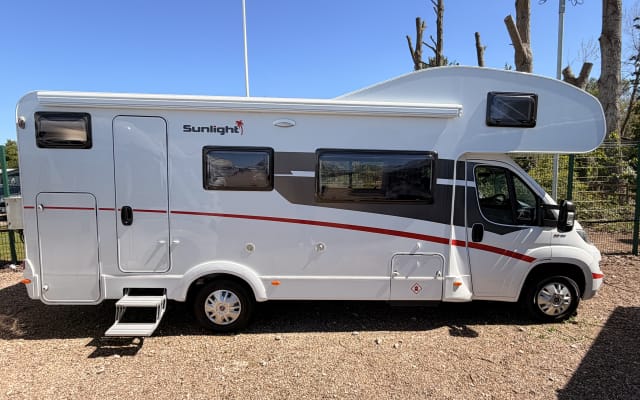 Rental - Coachbuilt motorhome - null - #95937