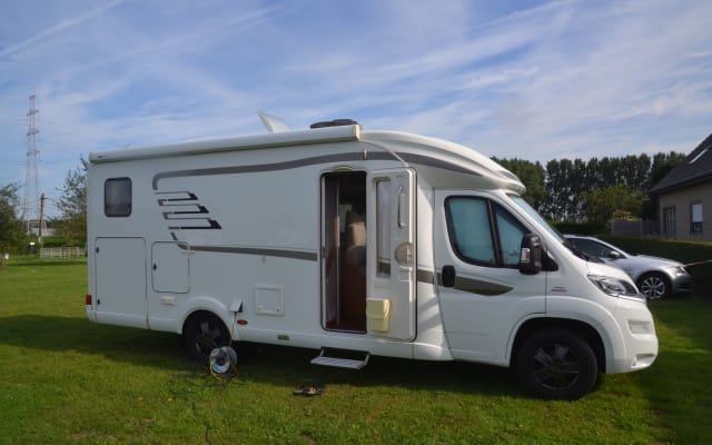 Location - Camping-car Profilé - null - #84627