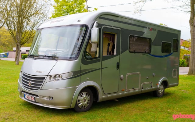 Location - Camping-car Intégral - null - #32132