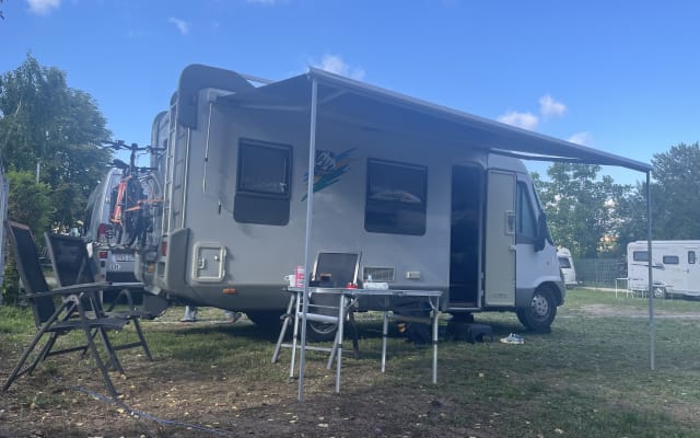 Location - Camping-car Intégral - null - #82562