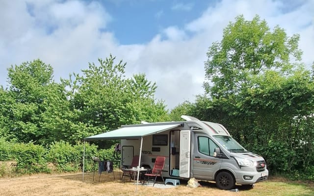 Rental - Low profile motorhome - null - #96249