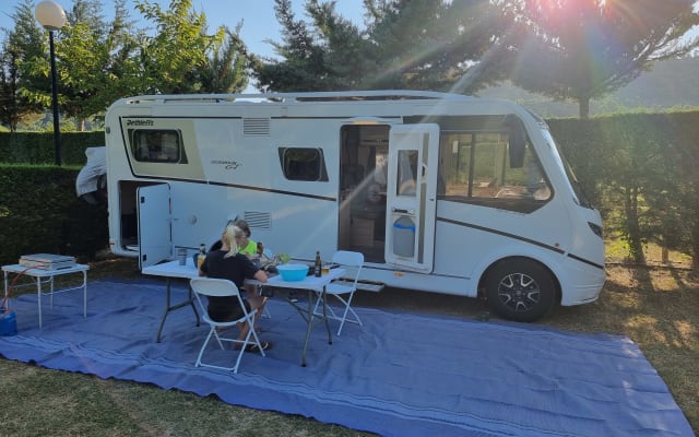 Vermietung - Vollintegriertes Wohnmobil - null - #95164