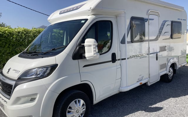 Rental - Low profile motorhome - null - #80847