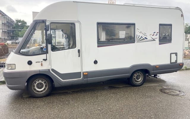 Vermietung - Vollintegriertes Wohnmobil - null - #89906