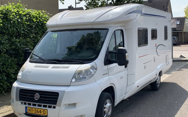 Boeking - Half-integraal camper - null - #19974