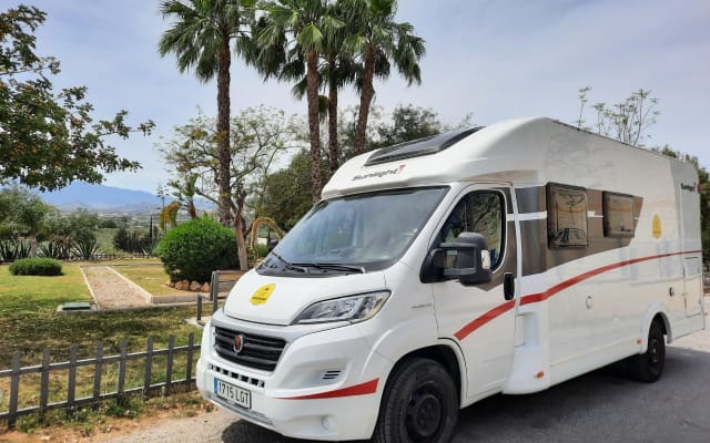 Alquiler - Autocaravana Perfilada - null - #66856