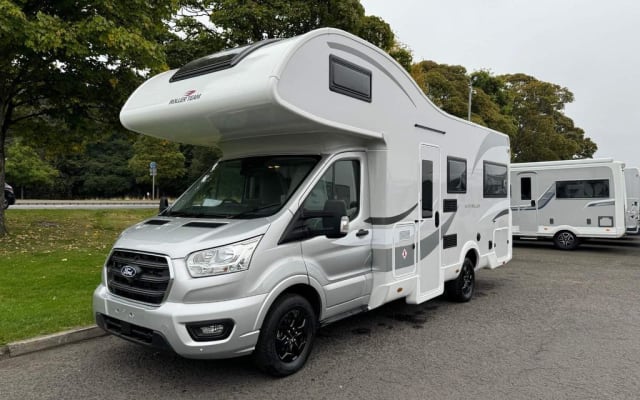 Rental - Coachbuilt motorhome - null - #85648