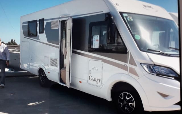 Location - Camping-car Intégral - null - #12640