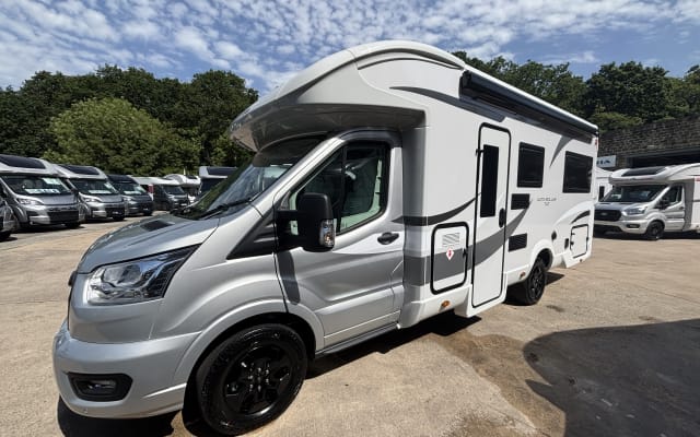 Rental - Low profile motorhome - null - #98006