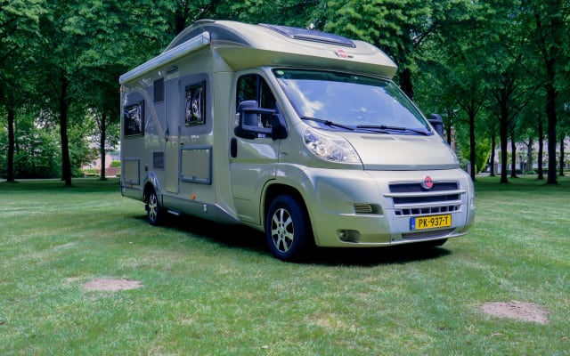 Location - Camping-car Profilé - null - #96104
