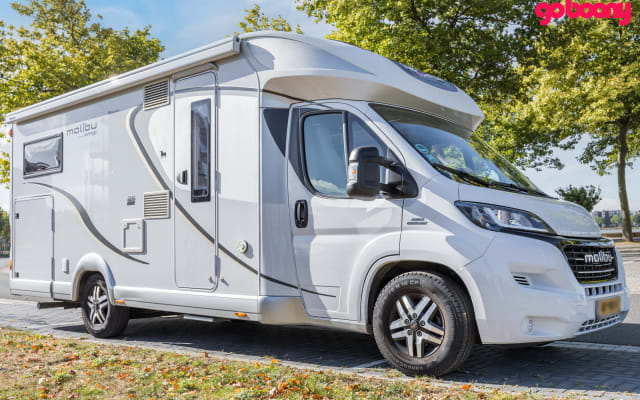 Location - Camping-car Profilé - null - #90537