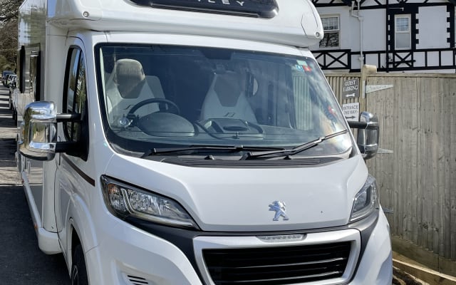 Rental - Low profile motorhome - null - #18954