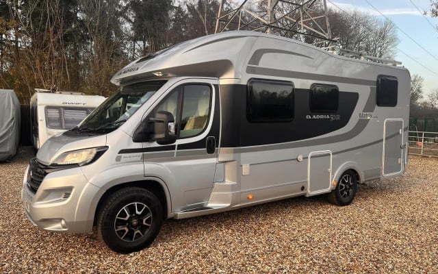 Rental - Low profile motorhome - null - #73881