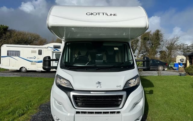 Rental - Low profile motorhome - null - #94302