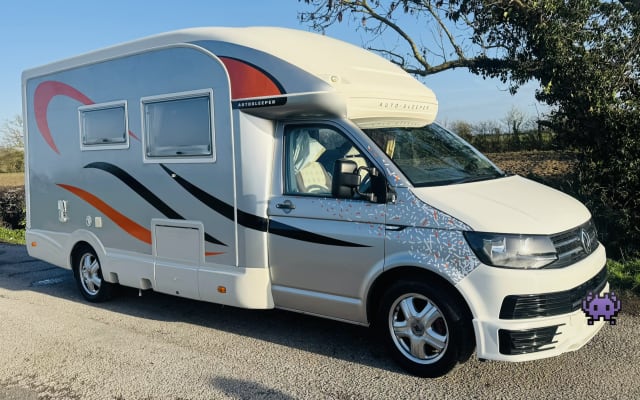 Rental - Low profile motorhome - null - #95025