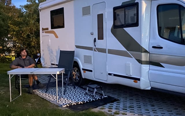 Rental - Low profile motorhome - null - #94237