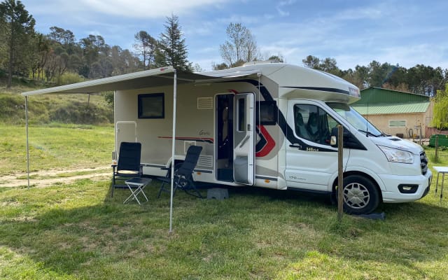 Vermietung - Teilintegriertes Wohnmobil - null - #47194