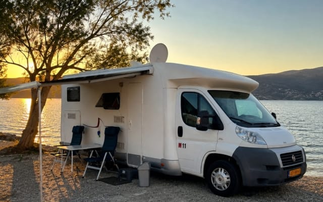 Location - Camping-car Profilé - null - #95149