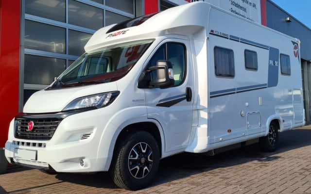 Alquiler - Autocaravana Perfilada - null - #40373