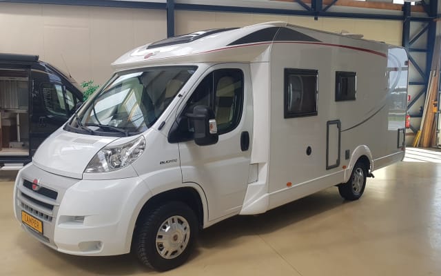 Location - Camping-car Profilé - null - #50939