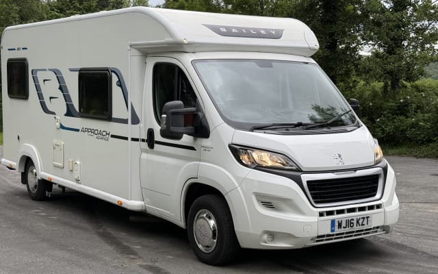 Rental - Low profile motorhome - null - #97109