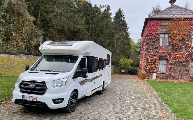 Rental - Low profile motorhome - null - #42515