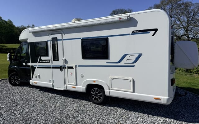 Rental - Low profile motorhome - null - #95759
