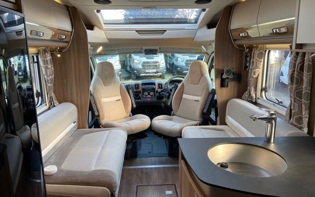 Rental - Low profile motorhome - null - #86518