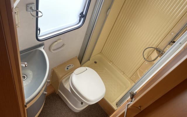 Rental - Low profile motorhome - null - #87941