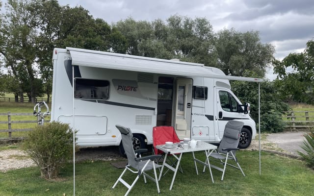 Rental - Low profile motorhome - null - #92013