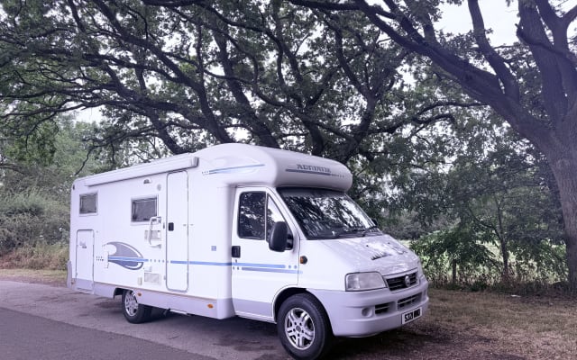 Rental - Low profile motorhome - null - #98257
